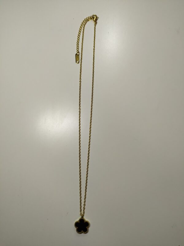 Collar con colgante trebol cinco hojas negro - Imagen 7