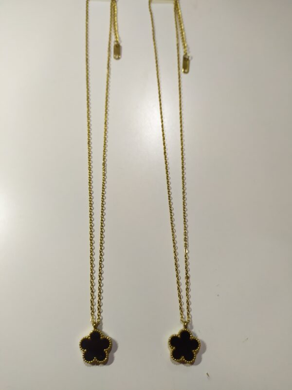 Collar con colgante trebol cinco hojas negro - Imagen 10