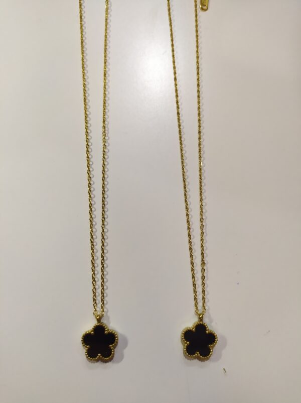 Collar con colgante trebol cinco hojas negro - Imagen 13