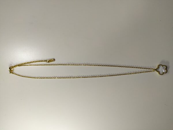 Collar con colgante trebol cinco hojas blanco - Imagen 2