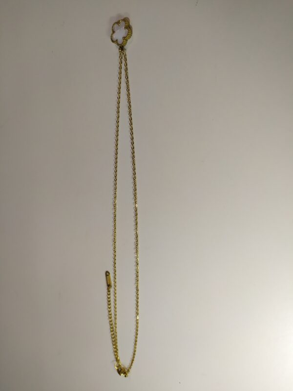 Collar con colgante trebol cinco hojas blanco - Imagen 3